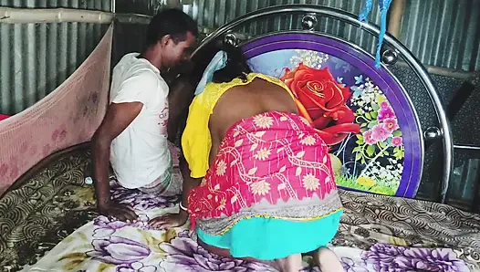 Desi housewife ki chut ke Pani nikala