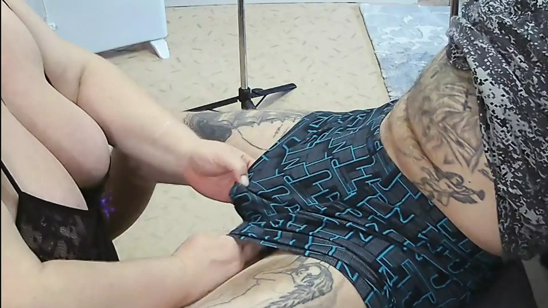 ejaculare pe pieptul soacrei după o muie profundă