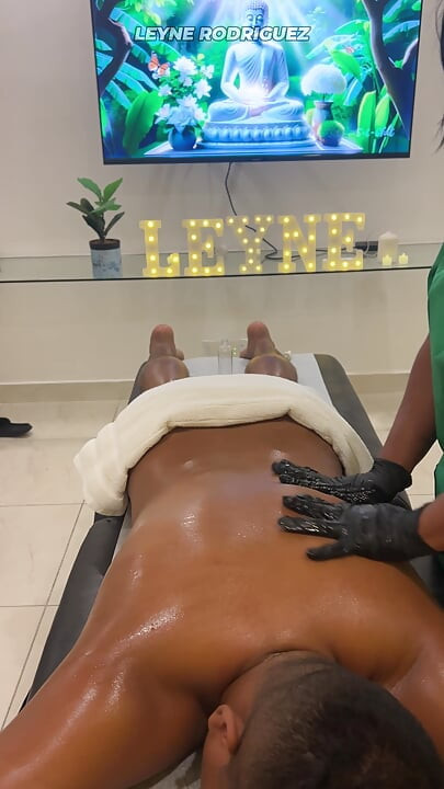 Leyne Rodriguez: Hot Latina in Massage Uniform Gives an Intense Oiled Session
