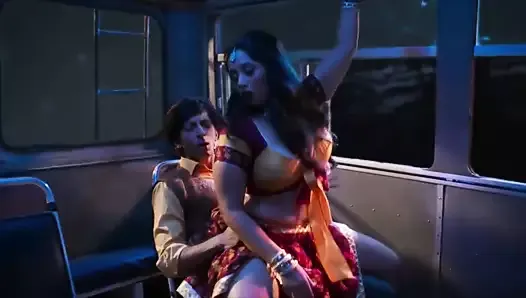 Sexy Indian Kavita Bhabhi Ke Saath Bus Me Chudai
