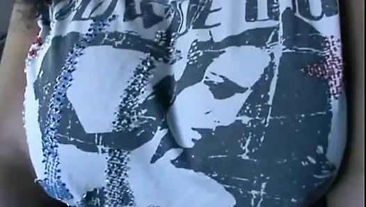 Heiße vollbusige ebenholz-königin nimmt einen großen, schönen schwanz