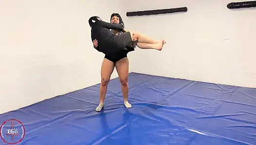 Lift and carry dan calve dibesarkan sama pria yang menyedihkan