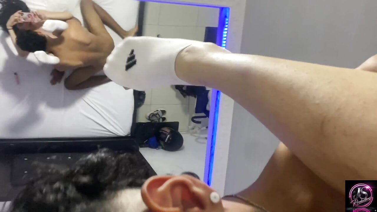 대물 자지를 빨고 얼굴에 사정하는 거유 콜롬비아