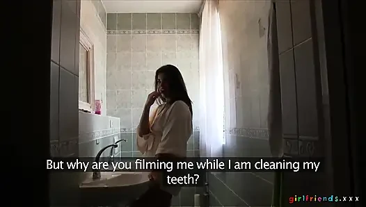 Kız arkadaşlar xxx - seksi Euro Keira ve Nikky içeride amcık yalamadan önce tırnaklar ve ilişkiler hakkında sohbet ediyor