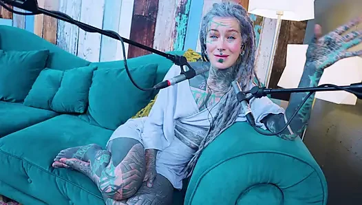 Hakkında konuşuyorum n - gerekli - asmr podcast sfw konuşuyor gotik sıska kız dreadlocks dövmeli model dövmeli kız