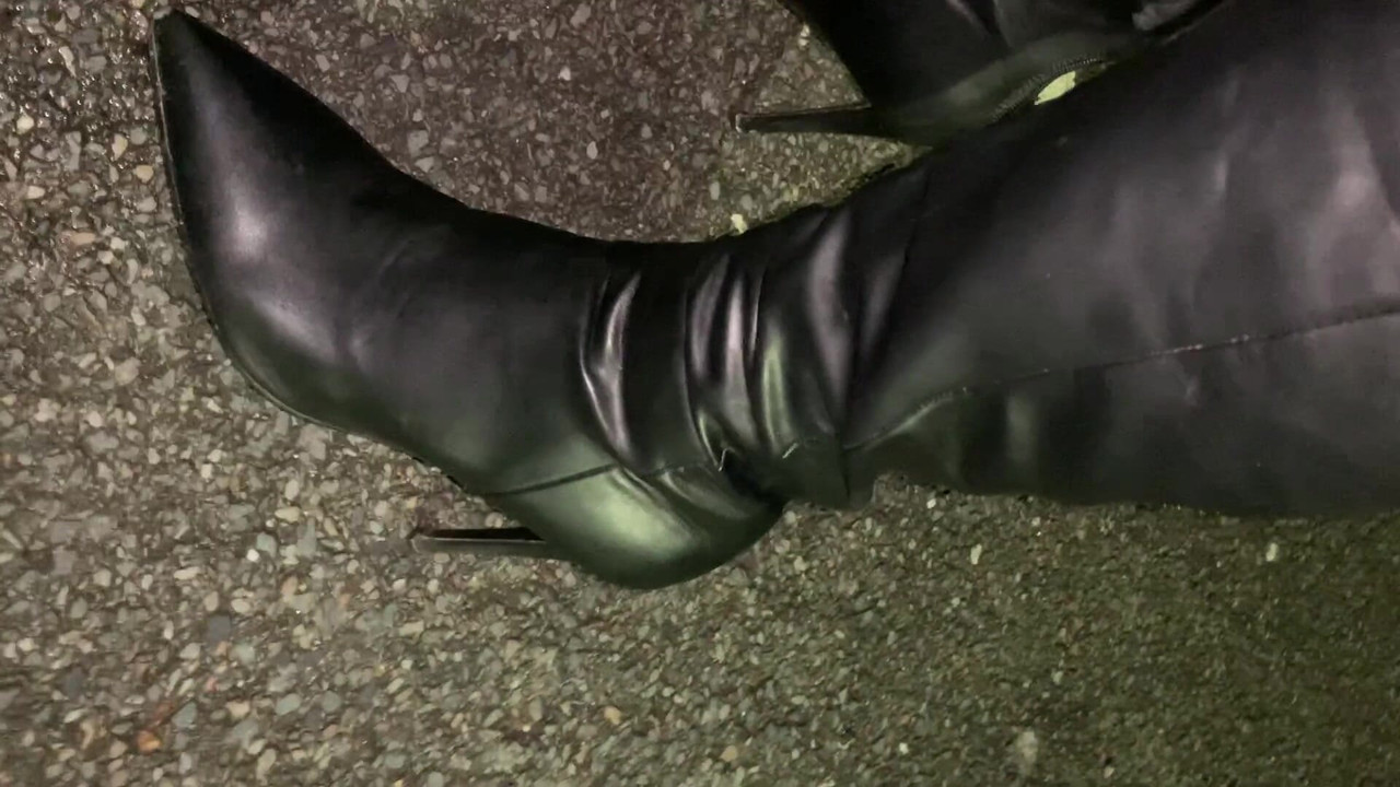 Tv high heel boots