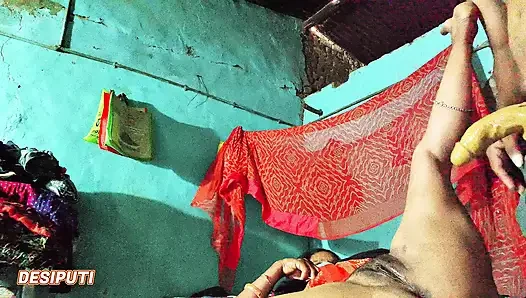 Video seks istri dan suami asli india, seks gaya doggy wanita India di rumah