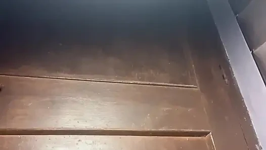 Cewek hot india lagi asik fingering memeknya sambil mainin toketnya