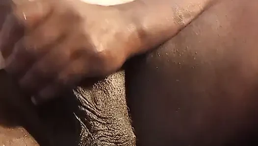 Büyük zenci boşalıyor