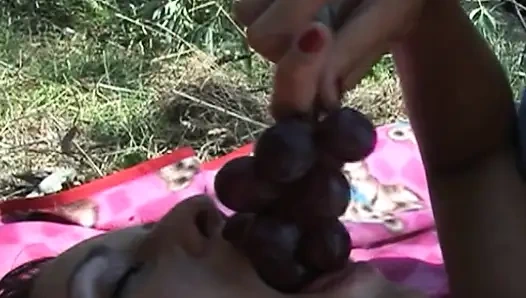 Parkta piknik büyük bir dörtlüye dönüşüyor