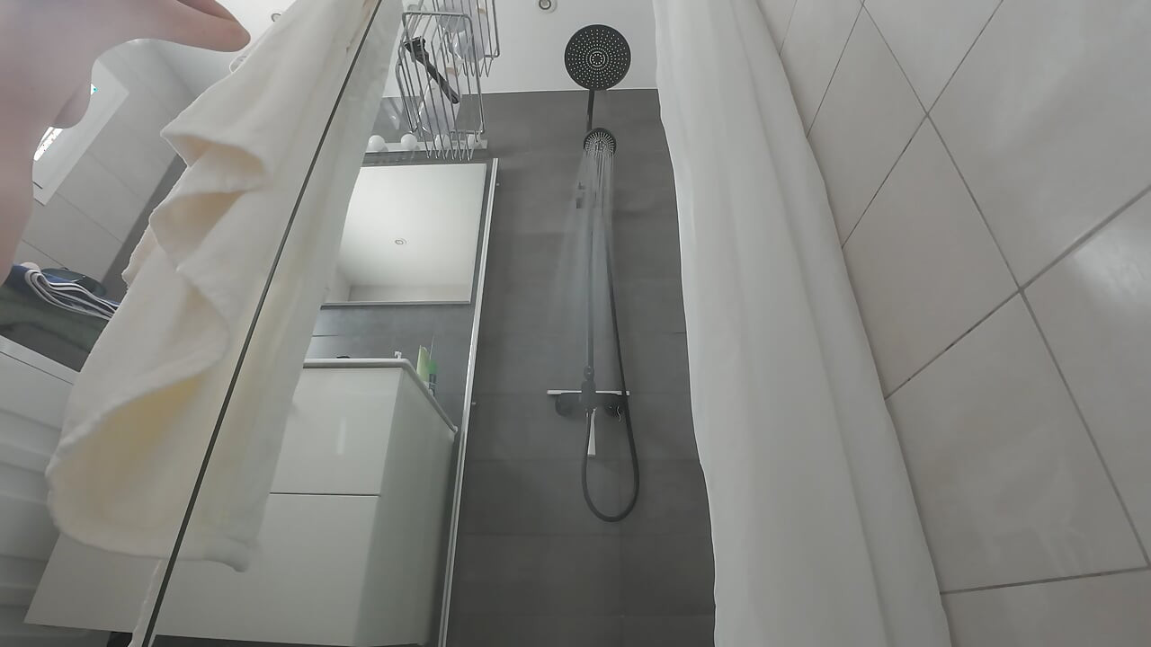 Stram Behåret Fisse Pissing I Brusebad