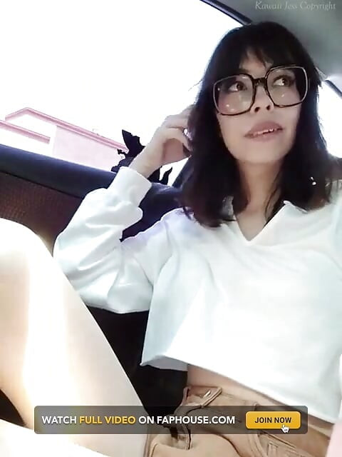 Mengusap diri di dalam kereta saya versi penuh