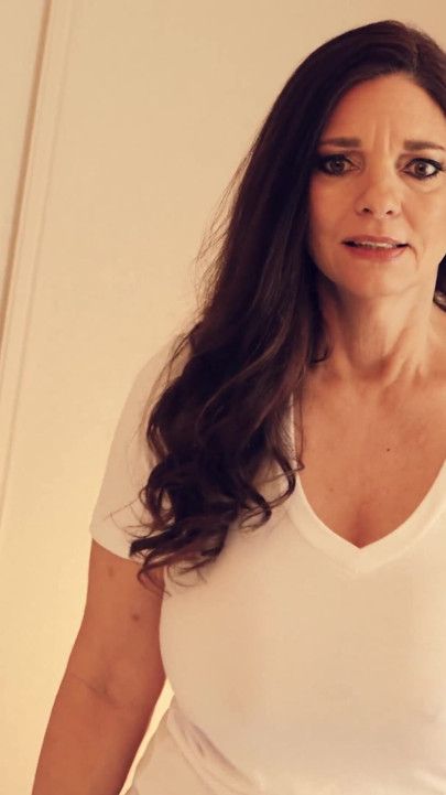 Have a Quick Fuck with Your Stepmommy Mindi Mink