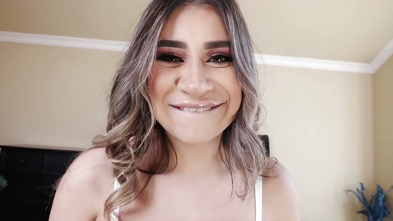 Mila'nın milkshake'i tüm erkekleri bahçeye getiriyor!