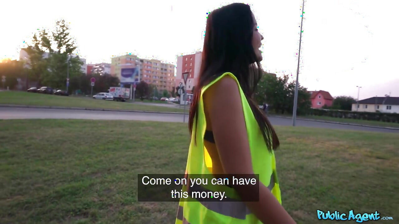Public Agent - Petite Cutie Picking up Trash, but It Turned Out Jennifer Mendez Stops for a Quicky