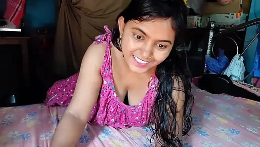 Loan emi ke Badle Bhabhi ji Ne Apne boobs pila diye or Lund ka pani bhi pinliya