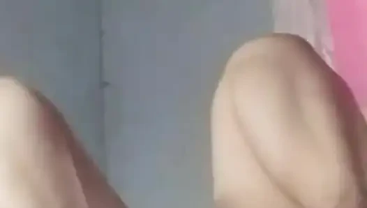 Ang lebih menyenangkan di sini di tempat tidur begitu banyak bercinta