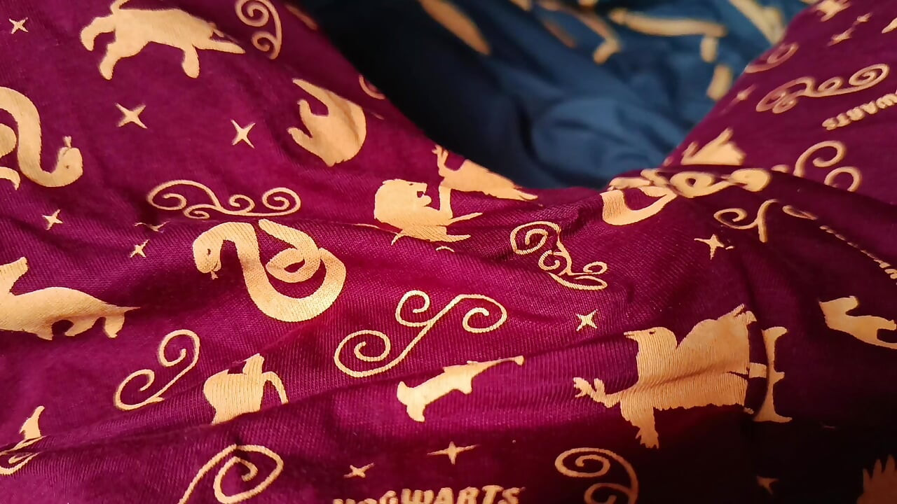 A szűk kis Hogwarts-os puncim rengeteget élvez