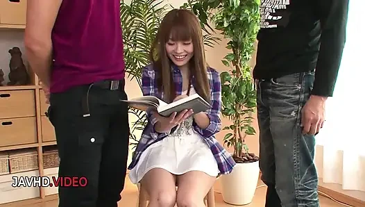 Anri Sonozaki'nin ilk Asyalı üçlü seks ve çifte penetrasyon deneyimi