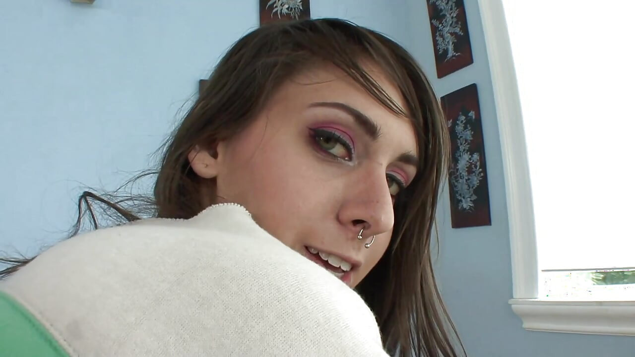 Hot Luna Kitsuen devastated by a huge cock