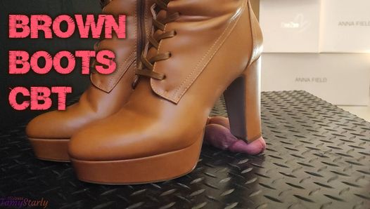 CbT e Cock Crush Pisam em botas marrons de joelhos altos com TamyStarly - Ballbusting, Bootjob, Shoejob