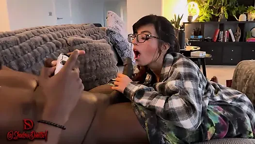Aaliyah Yasin in Videogame or Hand & Footjob