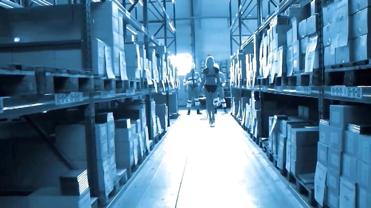 Deutsche Dominanz, Blonde Schlampen in Käfig Und Badezimmer