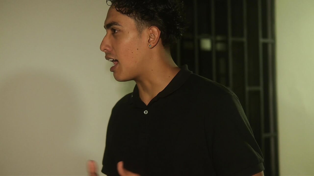 Introducing my MILF neighbor: She welcomes me to the apartment by shaking her ass in my face