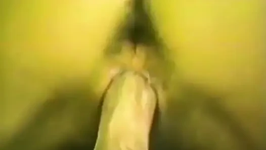 Azgın bir esmer yüze boşalmak için sikiliyor