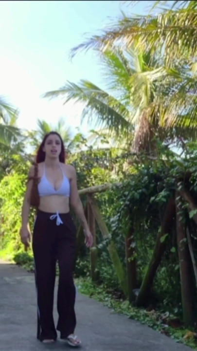 Risky handjob for hot redhead on the walk in the park in public! | Clip 1