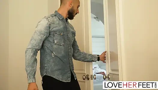 Ботанистая латина Madison Wilde обожает жестко