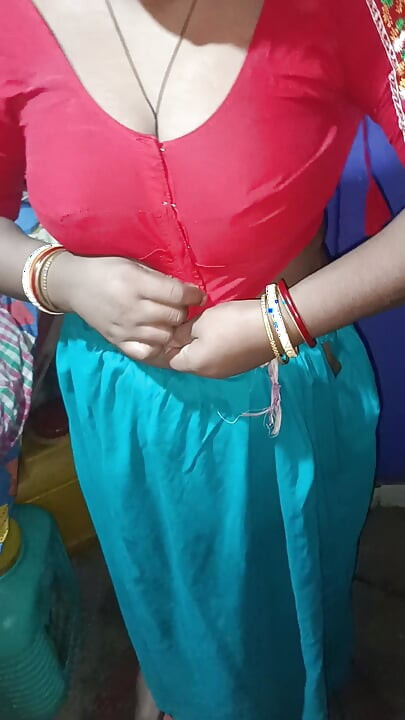 Indian desi girl enjoys sex