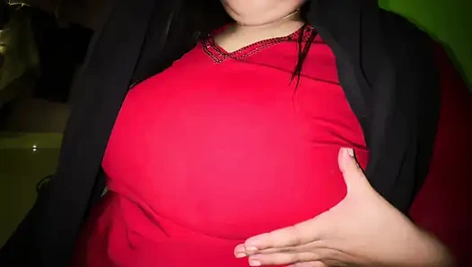 Моя двоюродная сестра любит нас трахаться, пока мы одни в ее доме, толстушка арабская девушка приглашает своего соседа и хочет его большой член