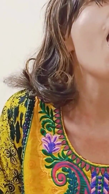 Zadivljujući trenutak iz "Cool Clip Blowjob, moja polusestra, jako dobra cura guta spermu."