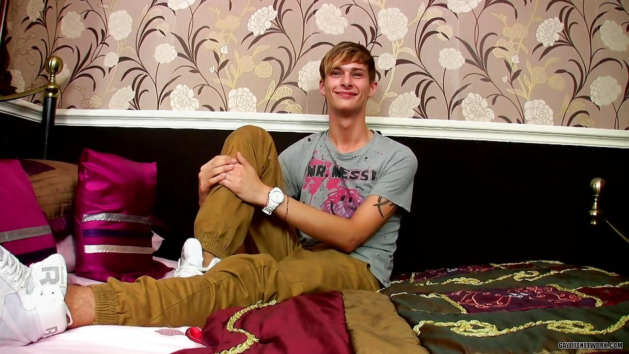 Connor Is a Horny & Fun Guy to Shoot