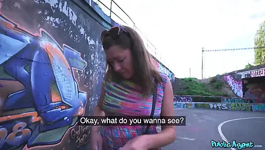 Kamu görevlisi - Elisa Tiger otoyolun altında domalarak sikişmeyi seviyor