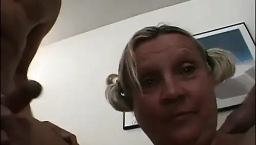 Mature threesome hairy pussy milf fucking