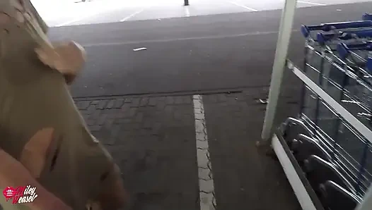 Berani!! Pria aneh meniduri saya di depan umum di pantat!!