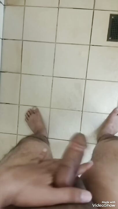 자지 자위, 페니스 이완, 자지 마사지, 화장실 자위, 단단한 자지, 포경수술 안 한 자지