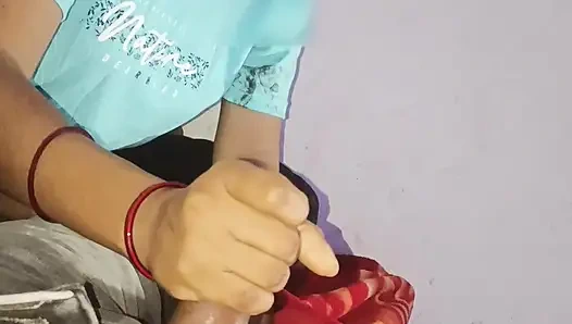 My girlfriend's mom came when my girlfriend was doing a handjob, then when my land was getting watered, her mom came to Hindi handjob.