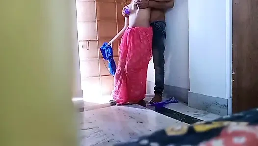 On the Day of Holi, I Changed the Color of the Pussy of the Neighbor Bhabhi with Color