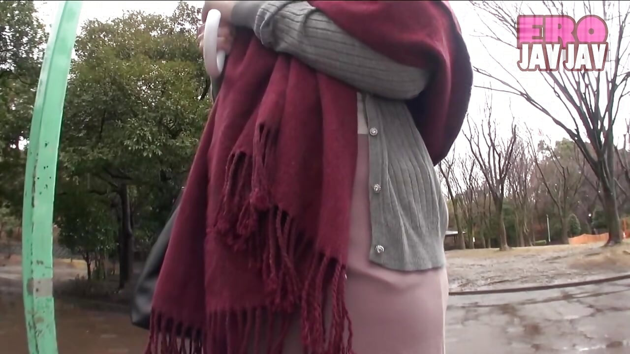 Wanita bersuami yang setia ini nggak bisa menolak keinginan orang lain - 1