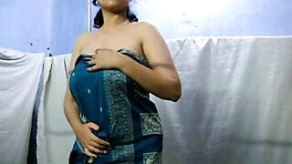 Big Breasted Indian MILF Savita Bhabhi