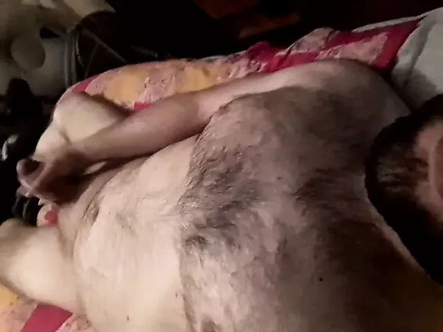 Viktor669    HORNY BEAR MASTURBATION