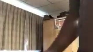 Yung bbc masturbando em seu quarto
