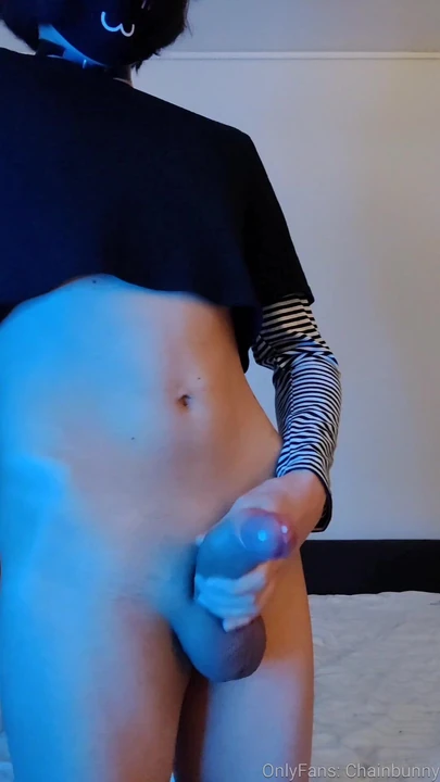 Hung Femboy Bunny perlu menjadi haiwan peliharaan