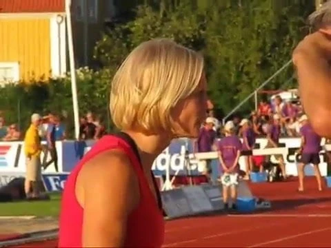 Carolina Kluft showing off her body