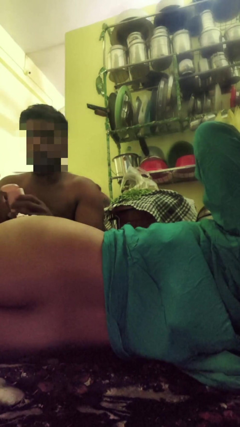 इंडियन मराठी वैणीची गांड मसाज | भाग १