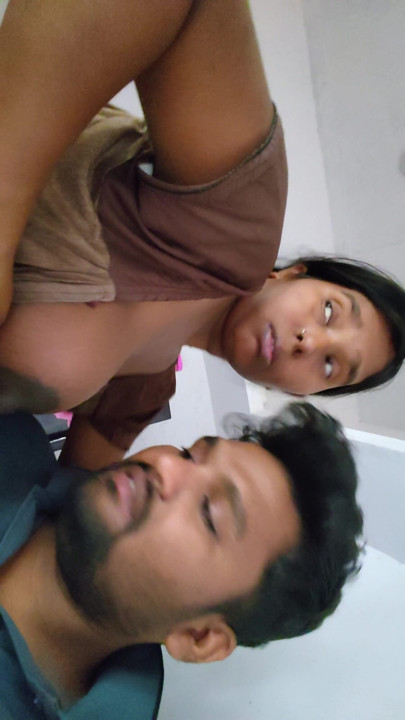 Desi Massage canter me dhire dhire bhabhi ke big beautiful boobs kiss kiye - desi bhabhi boobs suking tamil boy. | Clip 1