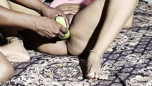Payasi Hot bibi ko land🍆 or kaddu se chudai kiya